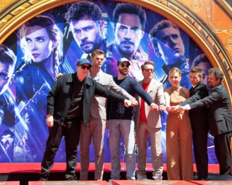 Avengers assemble for final battle in 'Endgame'