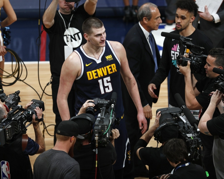 Jokic, Nuggets hold off Spurs 90-86 in Game 7 to advance