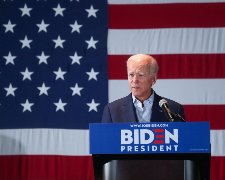 With Biden in, crowded 2020 Democratic field starts to get feisty